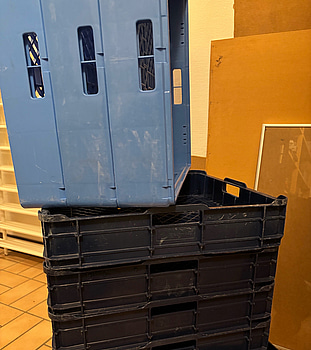 225 st. dricksglas och 5 st. glasbackar, 50x50 cm