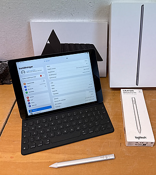 iPad med tillbehör (nionde generationen)