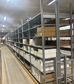 Lagerhyllsystem SSI Schaefer 19 sektioner, höjd 297 cm.