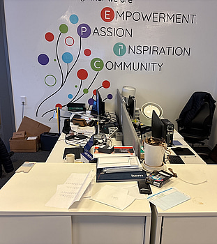 4 st. Skrivbord Rol Ergo inkl. hurts Edsbyn och kontorsstolar