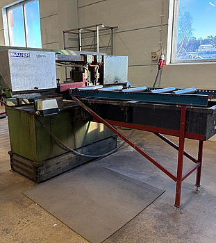 Metallbandsåg med rullbanor