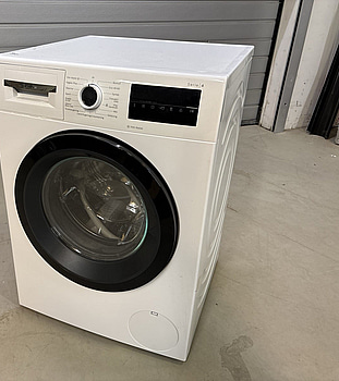 Tvättmaskin Bosch Serie 4, med Iron Assist.