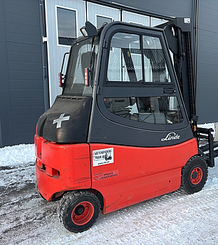 Gaffeltruck Linde  E25S 2011 med långgafflar