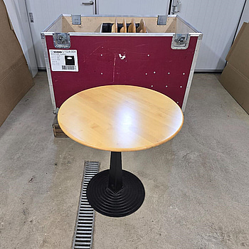 11 st. Cafébord med gjutjärnsfot | Scania