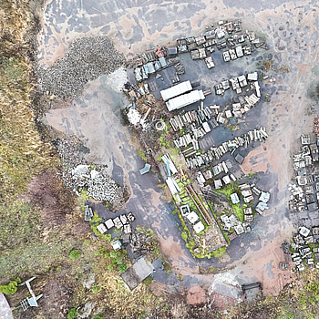 Stort parti marksten, natursten, gatusten & råmaterial till gravstenar