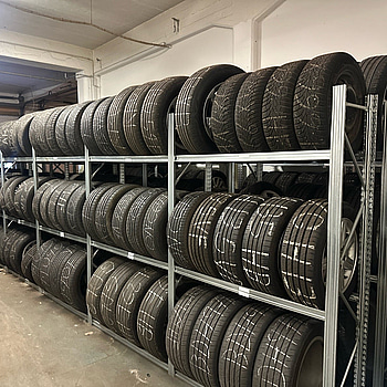 Däckställ 4 fack med 3 bärlag ca 35 sektioner