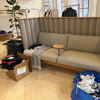 Soffa 3-sits med hög rygg, Karl Andersson & Söner, Ondule, L2080, L810, D1270 SH420 (Nypris 80 580 kr)