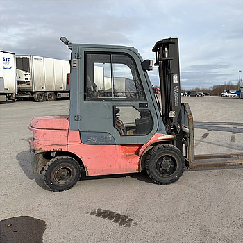 Dieseltruck Toyota 7FDF30-2003