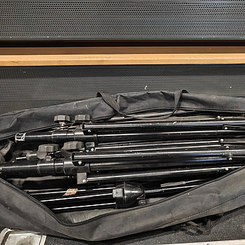 Blandade stativ i väska.