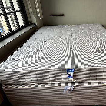 Säng Hypnos inkl. resårmadrass