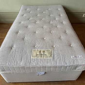 Säng Hypnos inkl. resårmadrass