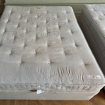 Säng Hypnos inkl. resårmadrass