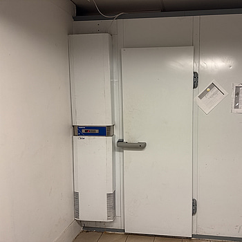 Fristående frysrum Porkka (F 840 Plug-In) | 212x212x240 cm