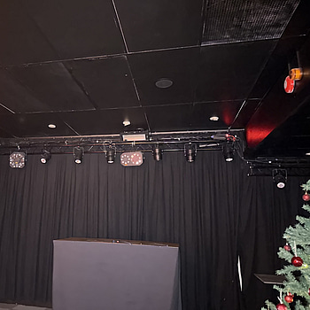 Ljud & ljusutrustning för scen (trossar, scenljus, högtalare, förstärkare etc.)