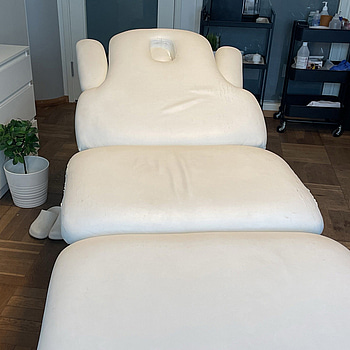 Vit behandlingsbädd/massagebädd