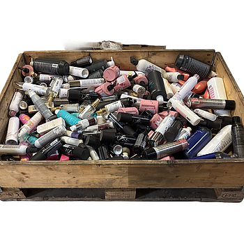 Parti med hårvårdsprodukter, diverse märken