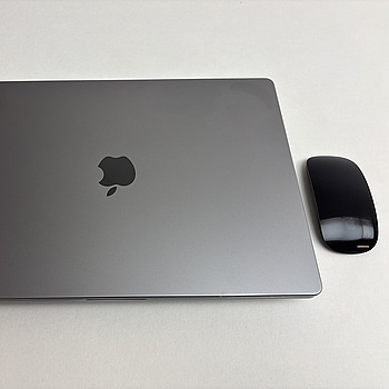 Bärbar dator Apple MacBook Pro M1 Pro 16 tum (2021) inkl. mus. OBS! Defekt skärm