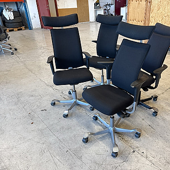 4 st kontorsstolar med nackstöd, HAG