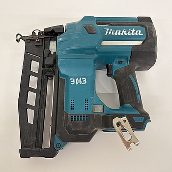 Batteridriven spikpistol Makita DBN600, 16Ga, 25–64 mm, 18V,