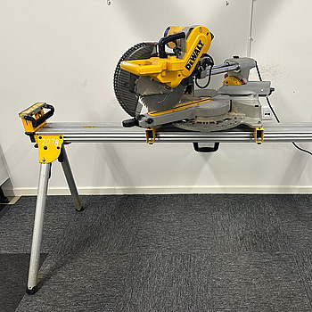 Kap & gersåg Dewalt DWS727 & sågbord DE7023