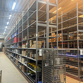 Lagerhyllsystem SSI Schaefer 19 sektioner, höjd 450 cm.