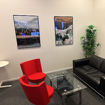 Soffgrupp Ikea inkl. soffbord och 3 st. tavlor