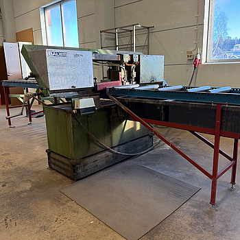 Metallbandsåg med rullbanor