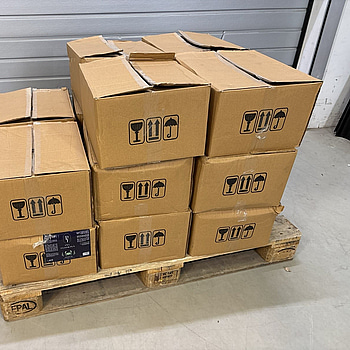 Parti med Uppstramande Gel, "Pel Fermosa Firming Gel", ca 650 st. flaskor