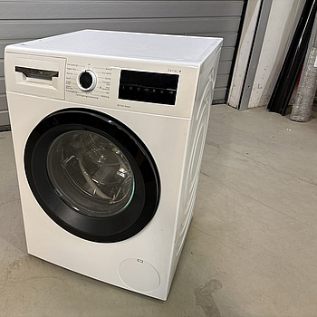 Tvättmaskin Bosch Serie 4, med Iron Assist.