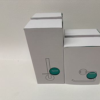 Parti med badrumstillbehör Tapwell Ascot grey.