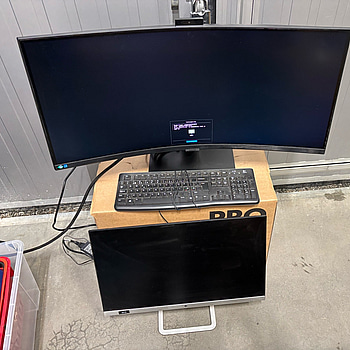 Datorskärmar 2 st