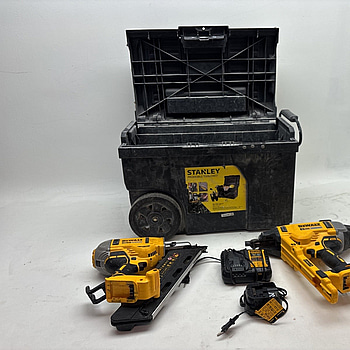 2 st. Spikpistoler Dewalt, DCN692