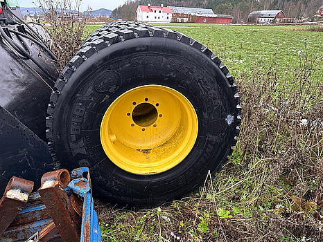 Volvo L60 sommardäck 4 st med fälg nya MICHELIN X BIB 600/55R