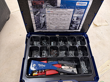 Berner blindnitar sats med tång BC+ 1700-A