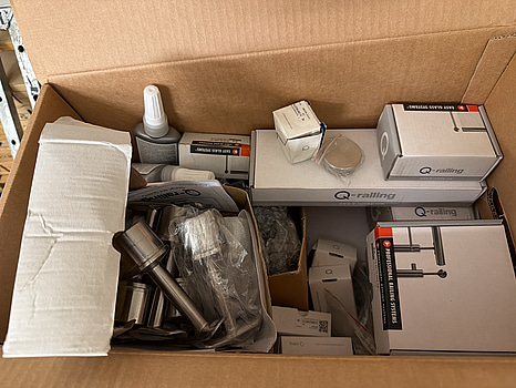 Räckesdetaljer parti Railing system Q-railing med blandade objekt