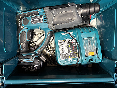 Kombihammare Makita BHR202 inkl. batteriladdare