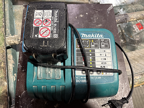 Tigersåg Makita BJR181 inkl. batteriladdare och 2 st. batterier