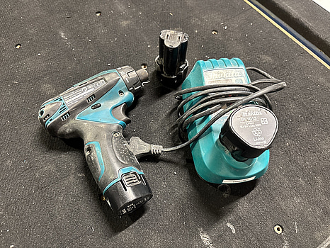 Skruvdragare Makita, DF030D inkl. laddare och batteri