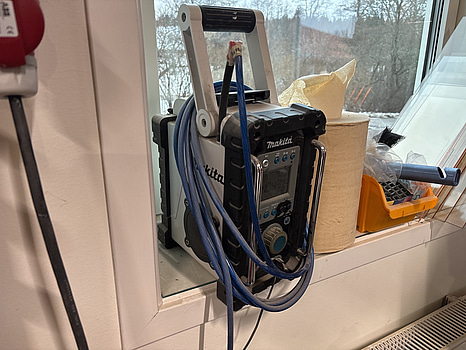 Arbetsradio Makita, BMR100