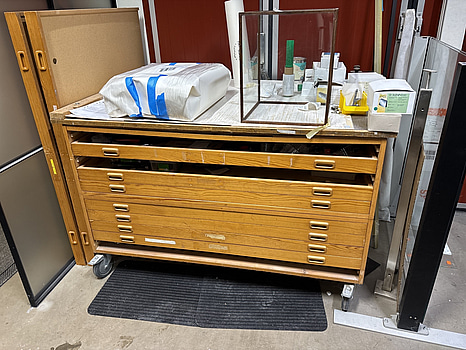 Arkivskåp inkl. innehåll