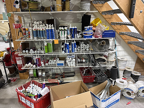 Parti med diverse silikon och färg