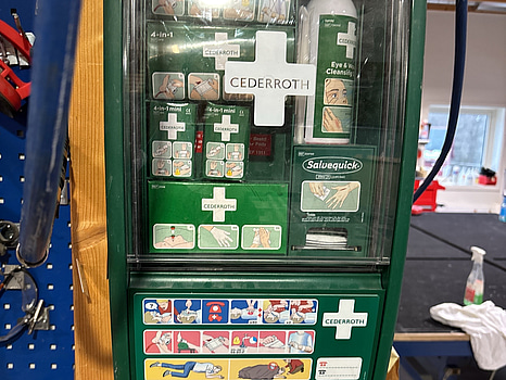 Första hjälpen-station