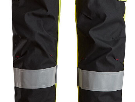 Varselbyxa med hölsterfickor  stl.152.