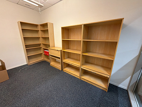 4st bokhyllor samt jalusiskåp