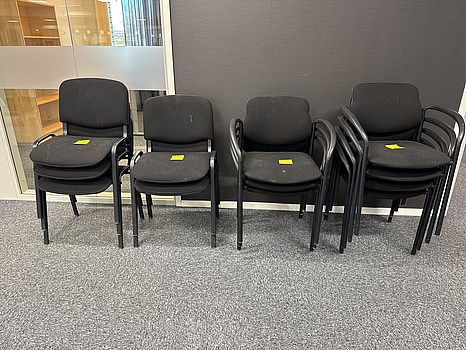 12 st stapelbara konferensstolar