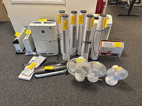 Diverse ventilationsprodukter, lamineringsmaskin, tangentbord och skrivare