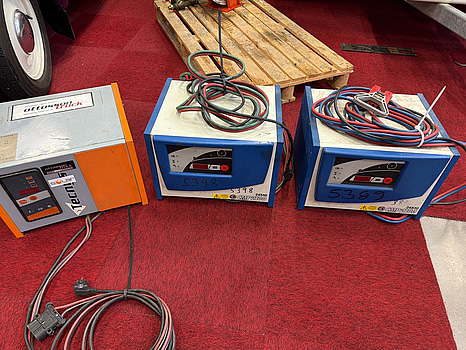 3 st. 24-volts laddare