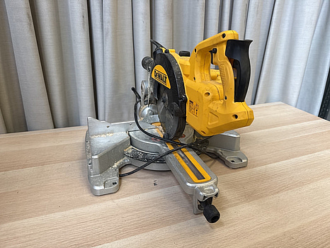 Kap- & gersåg Dewalt DWS773