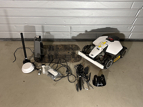 Robotgräsklippare MAMMOTION, Luba mini awd 800 - RESERVDELSOBJEKT
