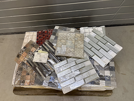 Parti med diverse kakel - olika modeller och mängd